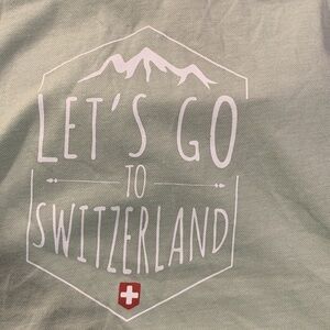 Graphic Heidi.com Neuchâtel Switzerland Alps Label Tees T-Shirt Mens Size XL NWT